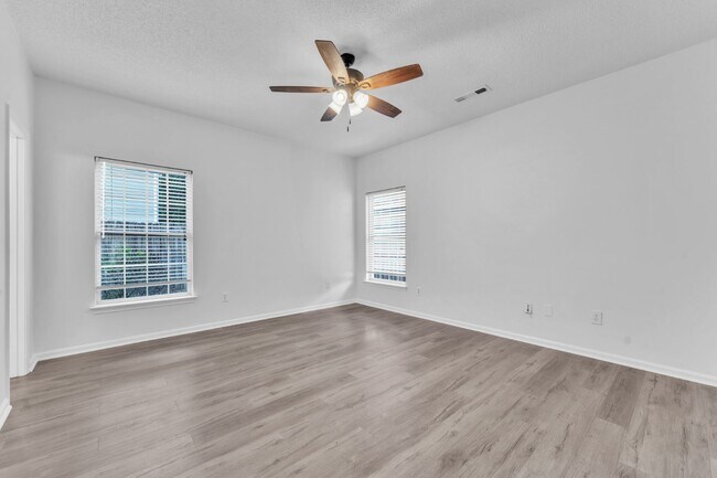 Building Photo - 21 Glencove Ct