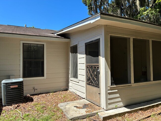 Building Photo - 415 Admiral's Walk Dr