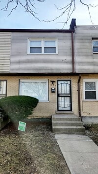Building Photo - 1055 W 87th St