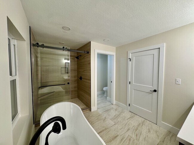 Building Photo - 195 Ritchey Rd