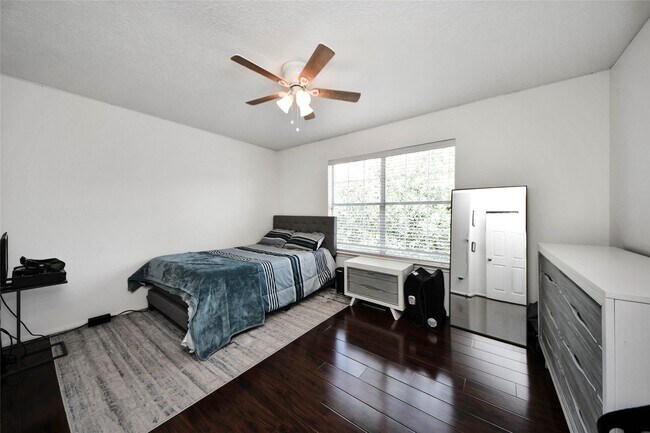 Building Photo - 9107 S Ferndale Pl Dr
