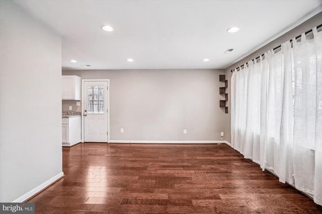 Building Photo - 3720 Harmon Ave