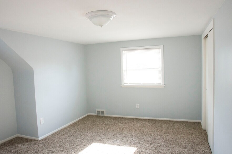 Building Photo - 1242 Genesee Ave