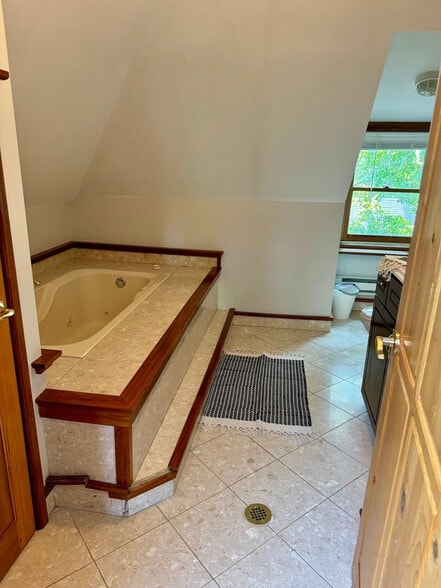 Building Photo - 1235 Highland St