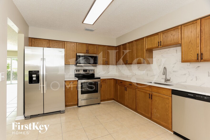 Building Photo - 1666 Ponderosa Pine Dr E