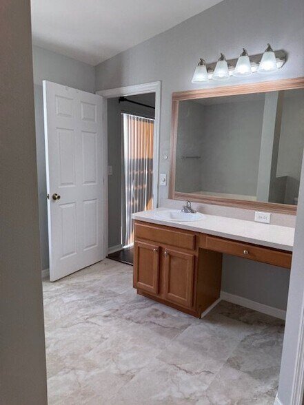 Building Photo - 1207 Auburn Lakes Dr