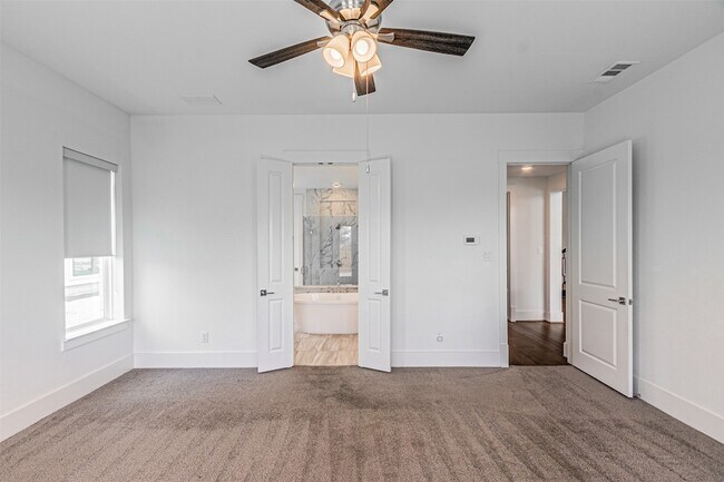Building Photo - 4878 Limousine Ln