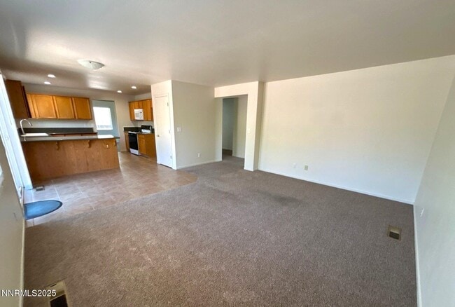 Building Photo - 5153 Lorenzo Ln