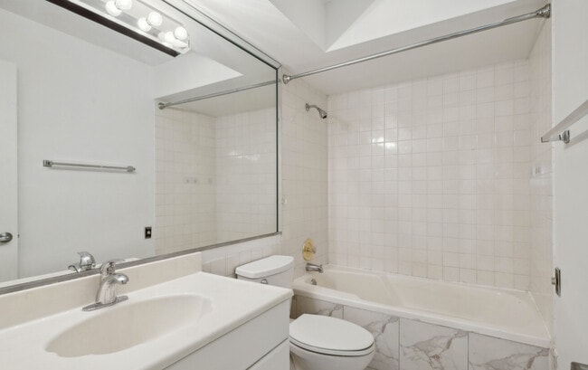 Building Photo - 2500 Windsor Mall