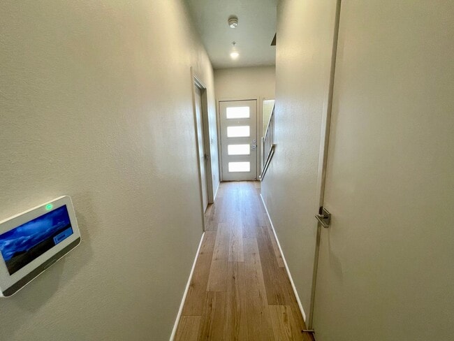 Building Photo - 2 Bedroom Townhome Available in BRAND NEW ...