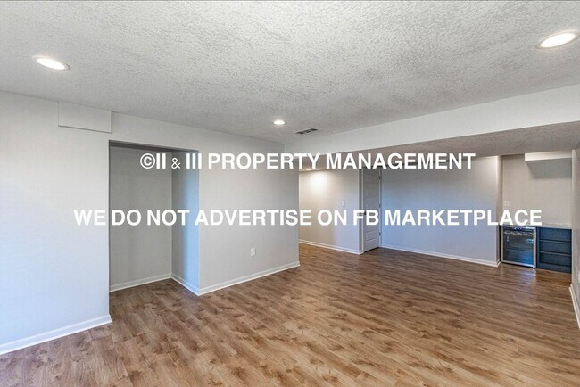 Building Photo - 12566 S Canyon Dr