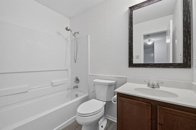 Building Photo - 315 Waterlily Way