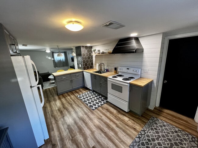 Building Photo - 101 N Wayland Ave