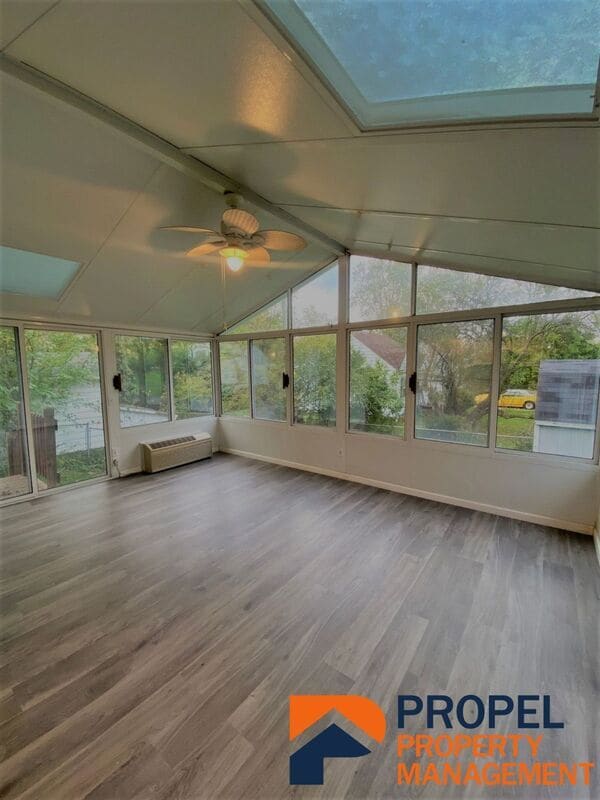 Building Photo - 3345 Edgewood Dr