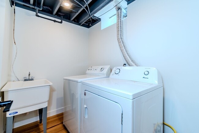 Building Photo - Charming & Updated 3-Bedroom Home for Lease in Birmingham