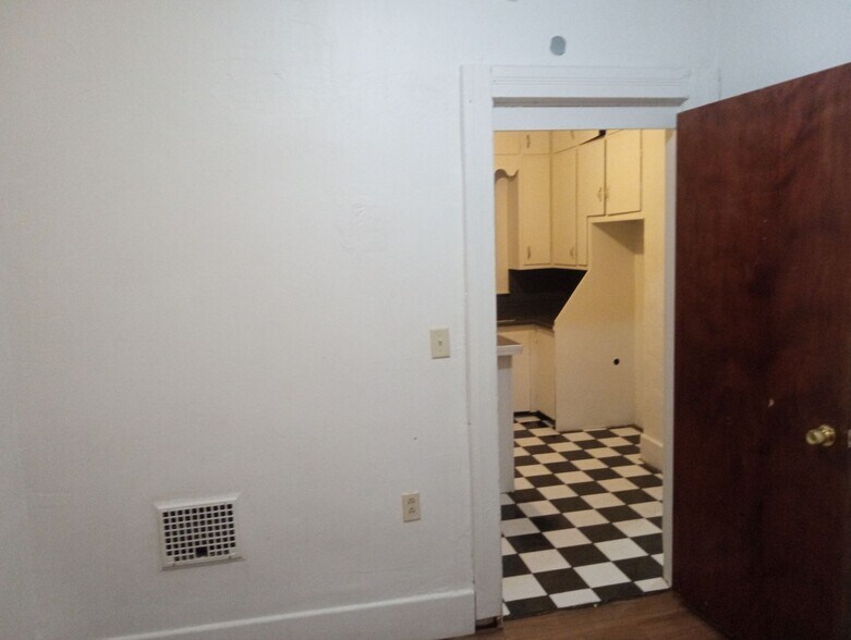 Building Photo - 1820 Marne Ave
