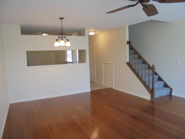 Building Photo - 938 Ridgefield Ln