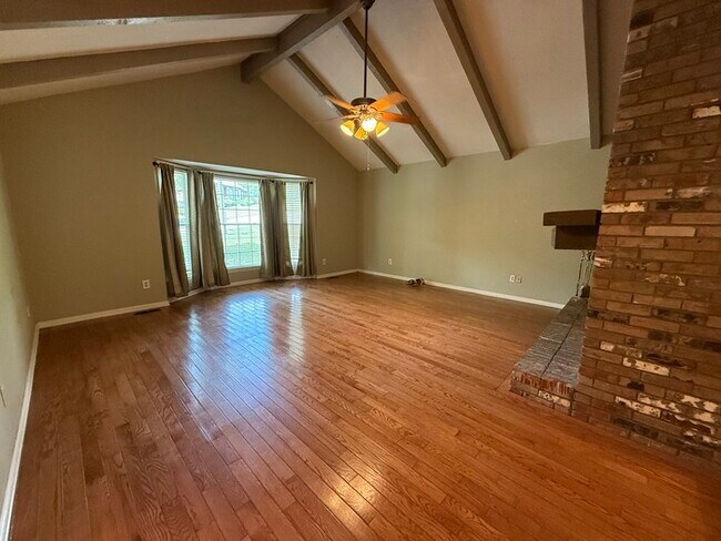 Building Photo - 5556 Hunters Hill Rd
