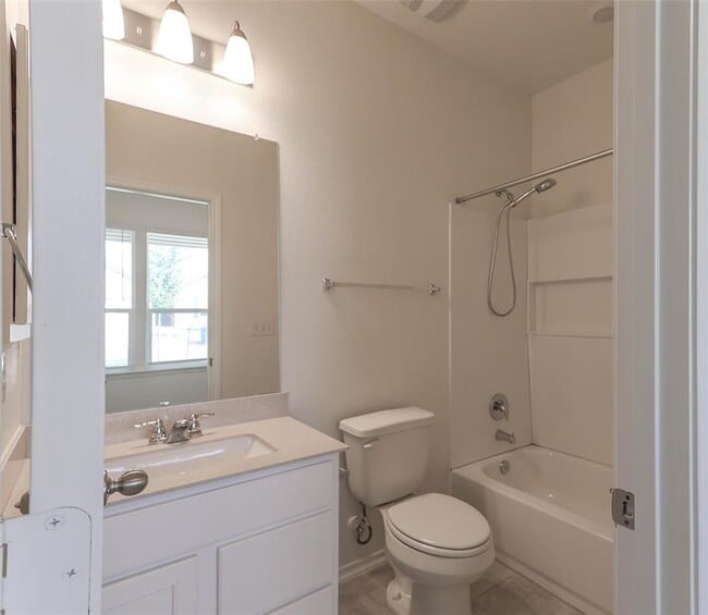 Building Photo - 8203 Knoxville Trl