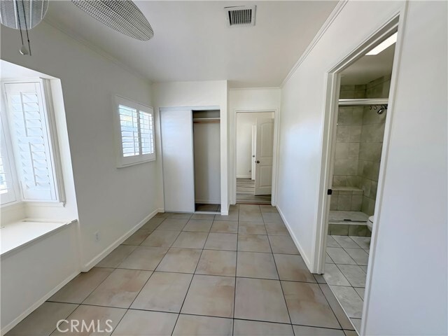 Building Photo - 587 E Arrow Hwy