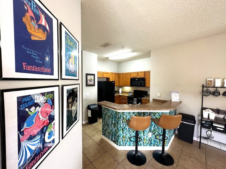 Building Photo - 2761 Oakwater Dr