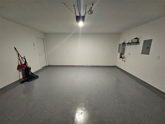 Building Photo - 28751 Texas Plns Dr