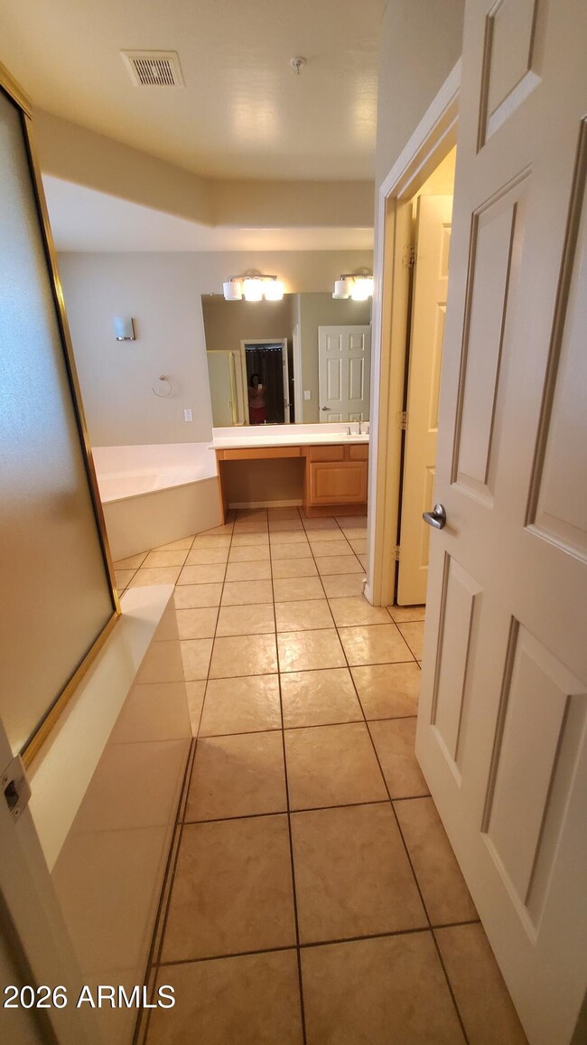 Building Photo - 11064 E Oberlin Way