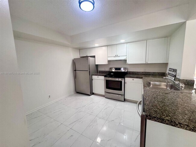 Building Photo - 5801 Riverside Dr