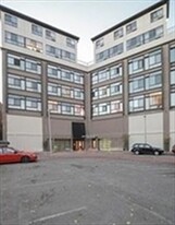Building Photo - 13 Austin St