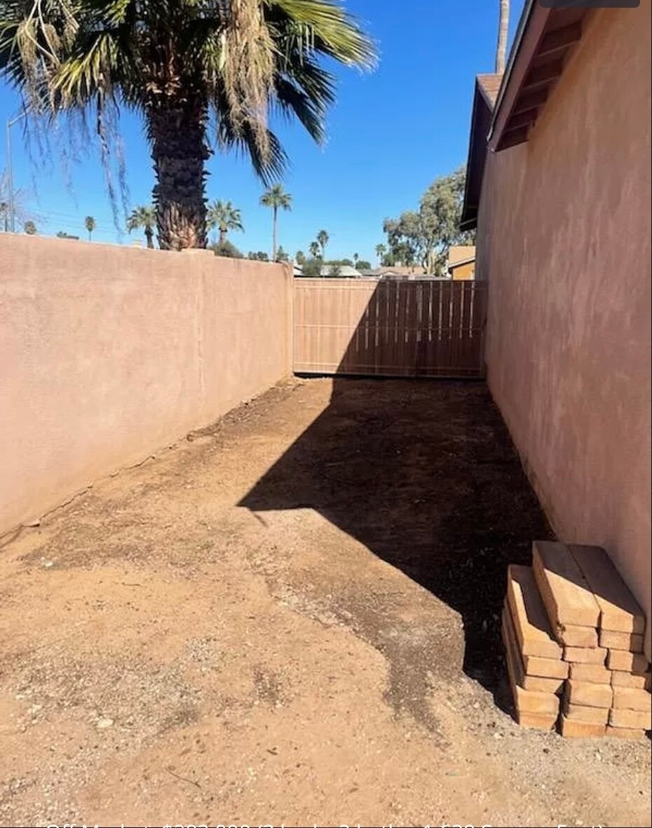 Building Photo - 4015 E Friess Dr