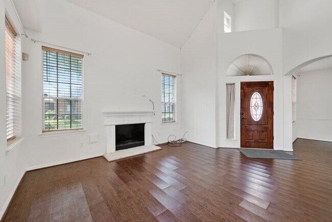 Building Photo - 15903 Timber Chase Dr