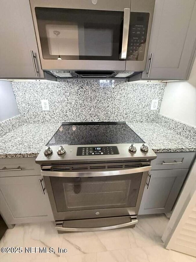 Building Photo - 8715 Belle Rive Blvd