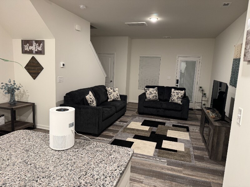 Building Photo - 533 Gantt St