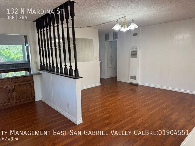 Building Photo - 132 N Mardina St