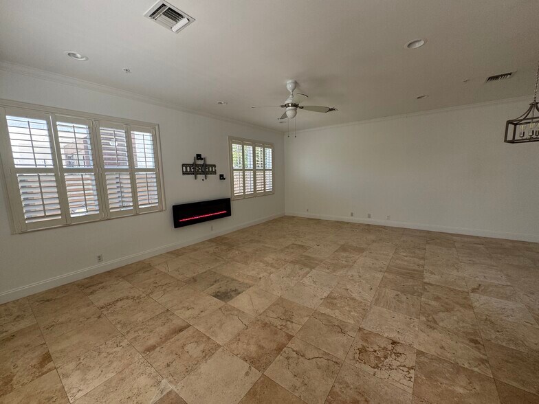 Building Photo - 2515 NE 18th St