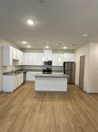 Building Photo - 691 Union Chapel Rd