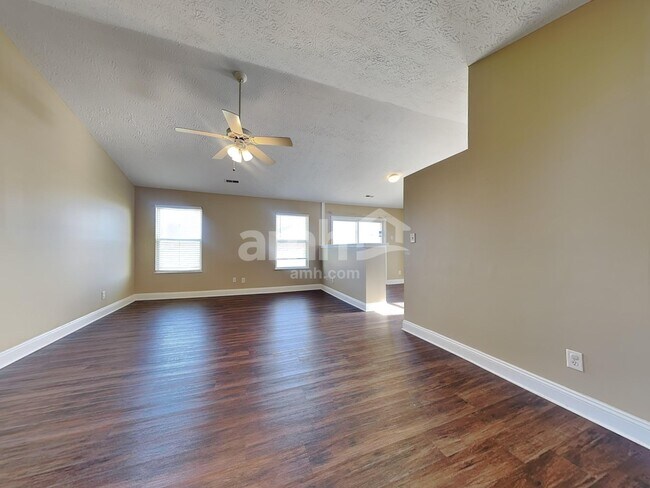 Building Photo - 7184 Franklin Madison Rd