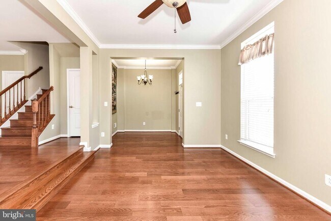 Building Photo - 13592 Village Green Dr