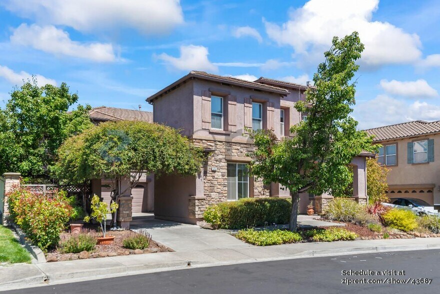 Building Photo - 5849 Penwood Ln