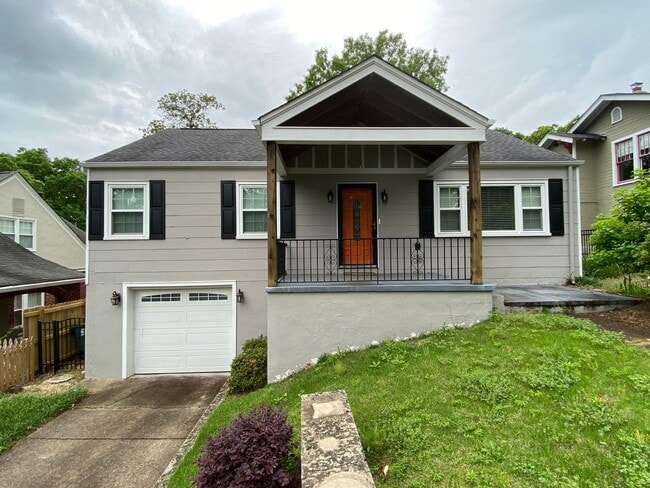 Building Photo - 2 Bed Home in North Chattanooga! Pet Friendly!