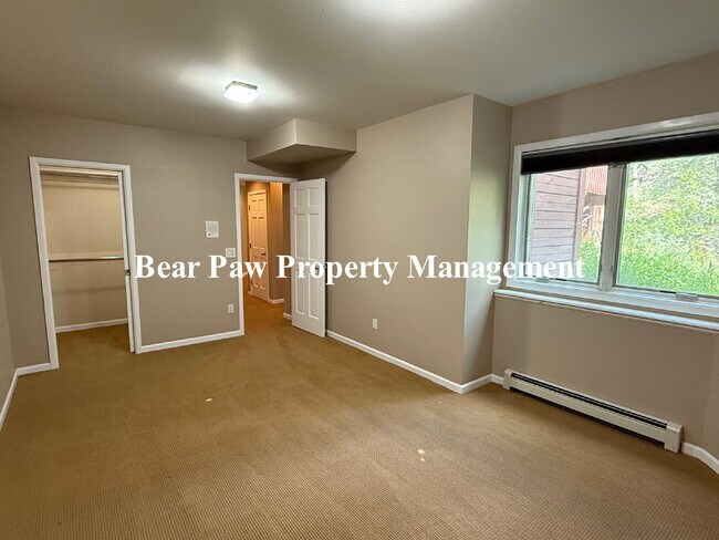 Building Photo - Beautiful Home in Riva Chase!