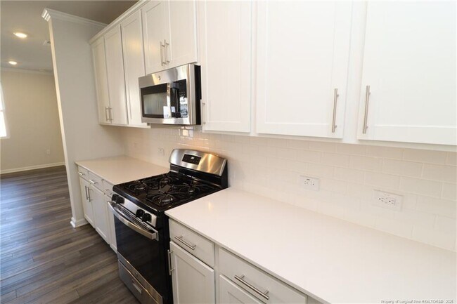 Building Photo - 5711 Woodlawn Dr