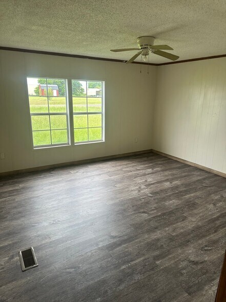 Building Photo - 214 Troy View Dr