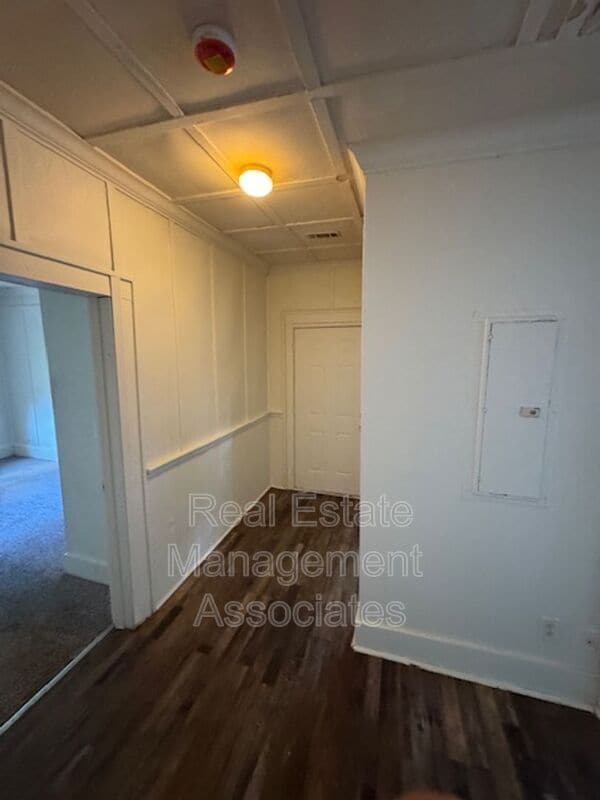 Building Photo - 125 E Chappell St