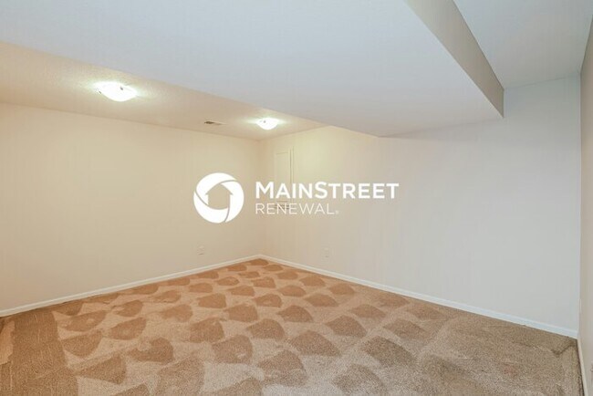 Building Photo - 4 Bedroom Pet-Friendly Home in Independence, MO with Main Street Renewal