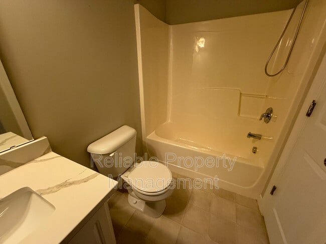 Building Photo - 345 Anterbury Dr
