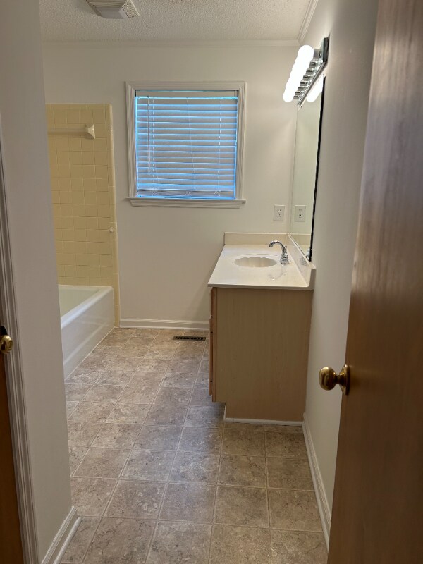 Building Photo - 3627 Moreland Dr NE