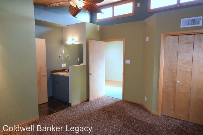 Building Photo - 3 br, 2.5 bath House - 1912 Quail Run Rd NE