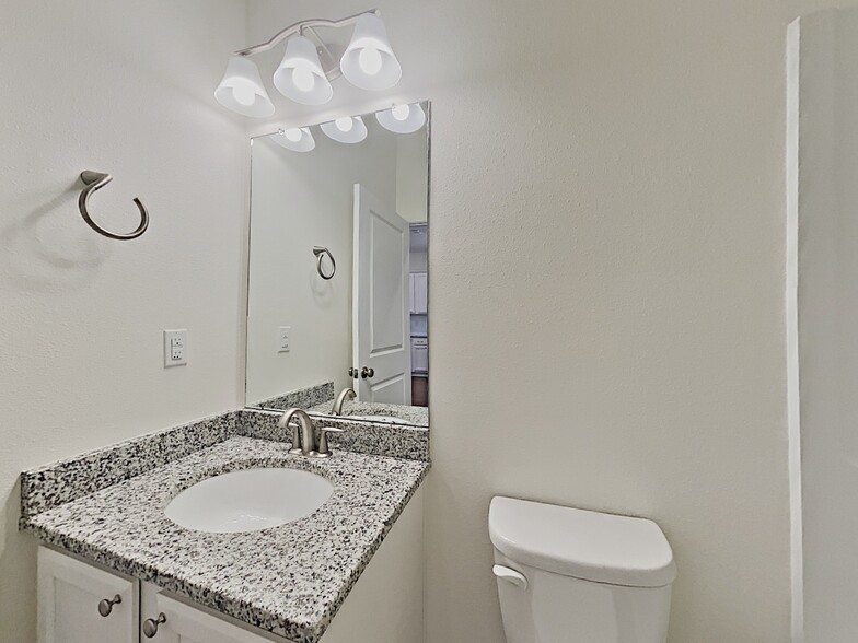 Building Photo - 952 Grafton Ridge Dr