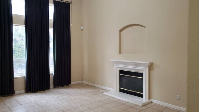 Building Photo - NICE TWO STORY IN WEST ROSEVILLE NEAR SCHO...